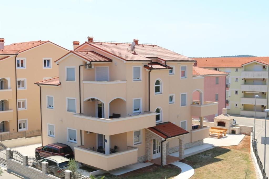 Guesthouse Medulin Exterior photo